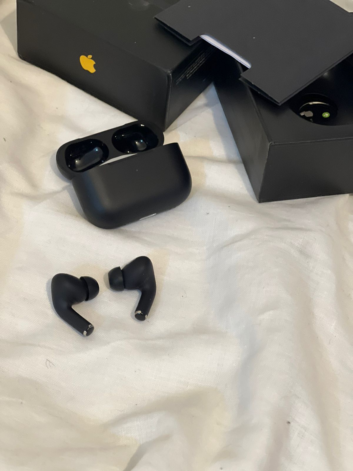 Air Pods Pro ( Maid In Usa )